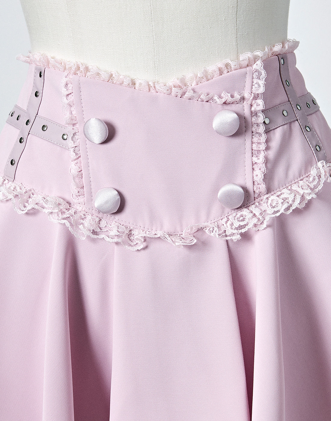 Back frill skirt-like pants