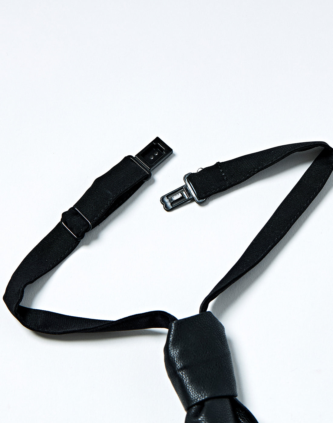 AVENCHUMU leather collar&necktie