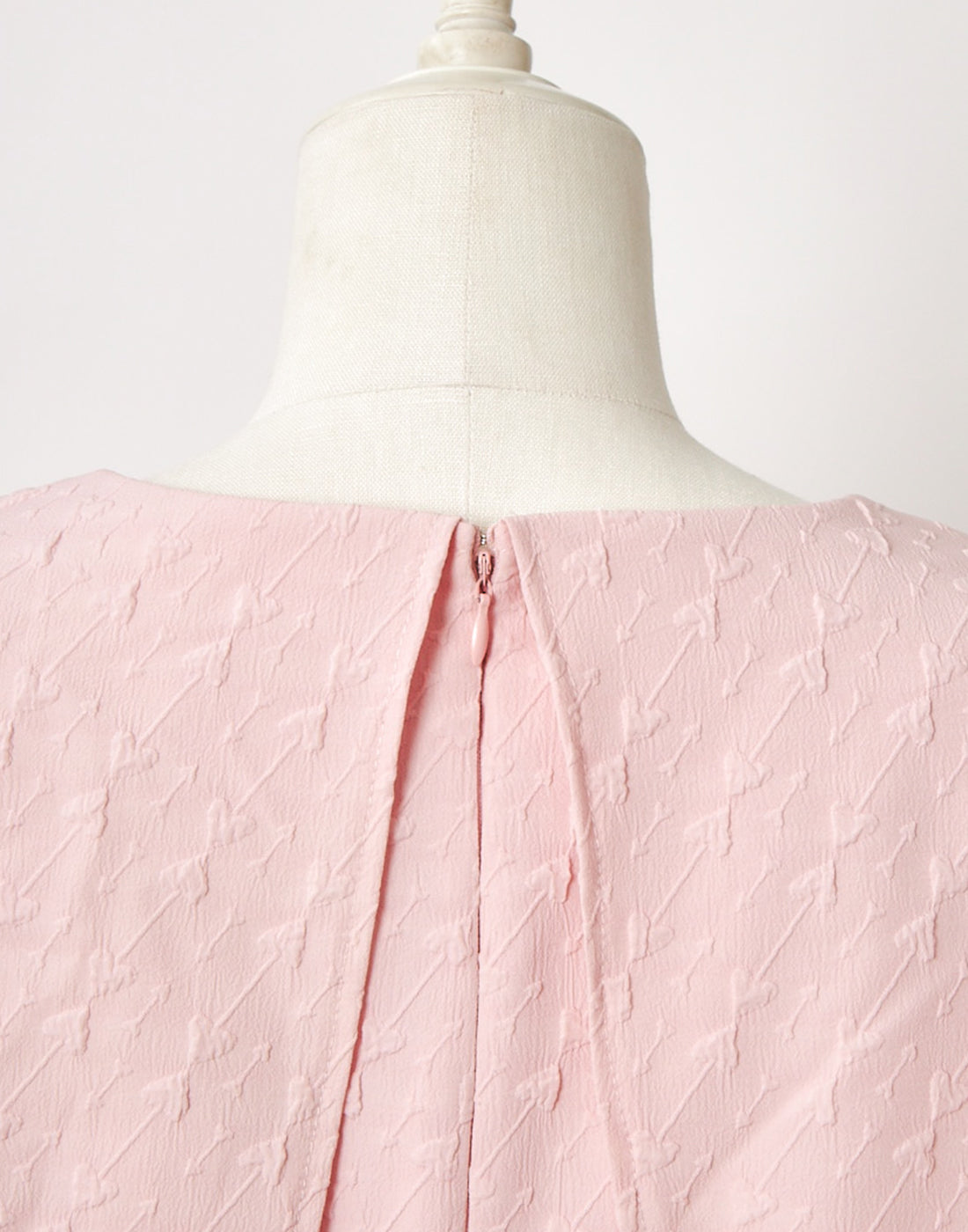 Ribbon collar doll one-piece