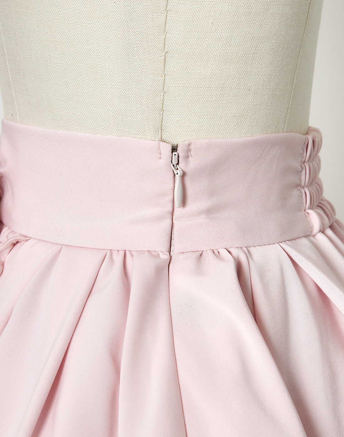 Front ribbon dolly skirt