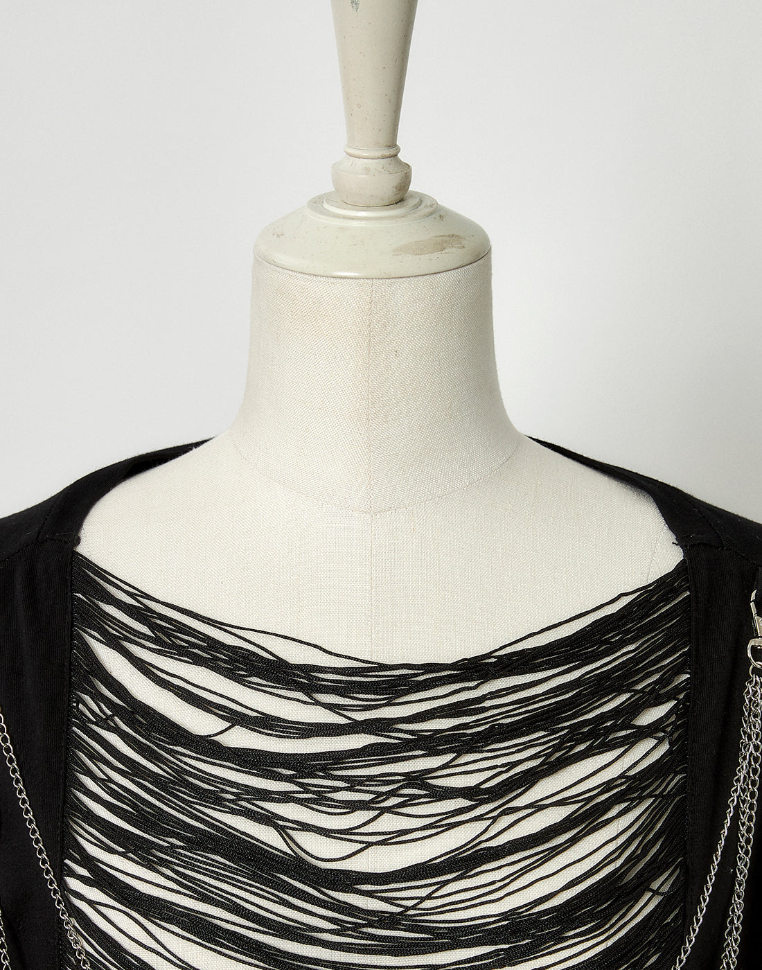 Fringe bone chain t-shirt