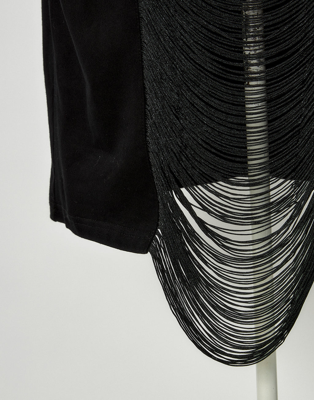 Fringe bone chain t-shirt