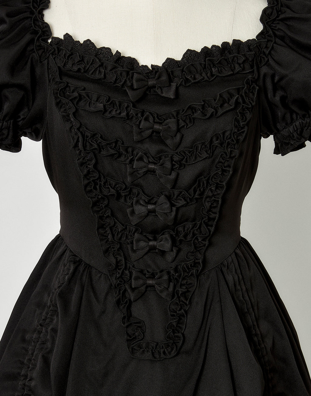 Bone ribbon puff doll dress