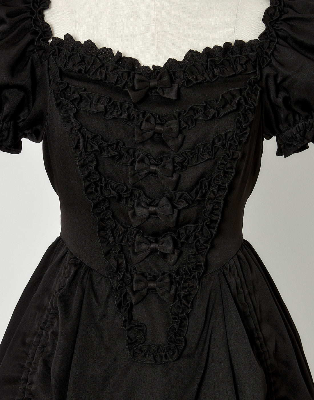 Bone ribbon puff doll dress