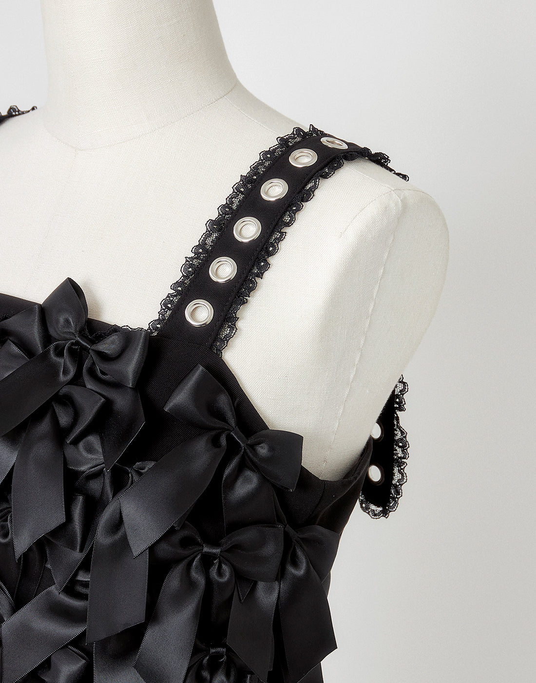 AVENCHUMU  Lethal ribbon tops