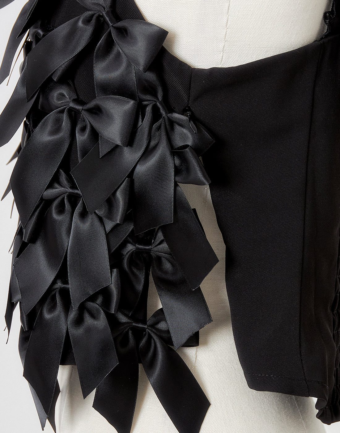 AVENCHUMU  Lethal ribbon tops