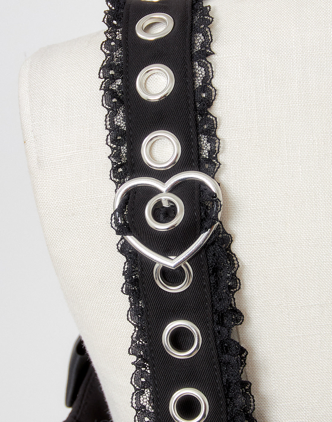 AVENCHUMU  Lethal ribbon tops