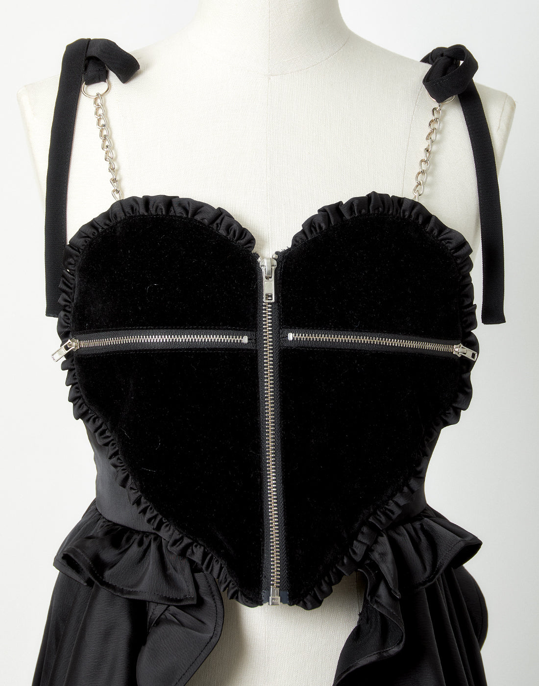 <Deliver in Late September> AVENCHUMU Zip heart ＆ chain ruffle gilet