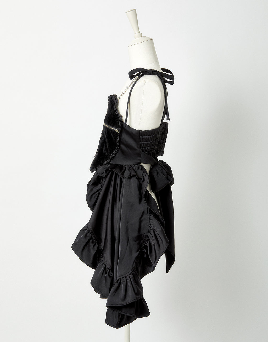 <Deliver in Late September> AVENCHUMU Zip heart ＆ chain ruffle gilet