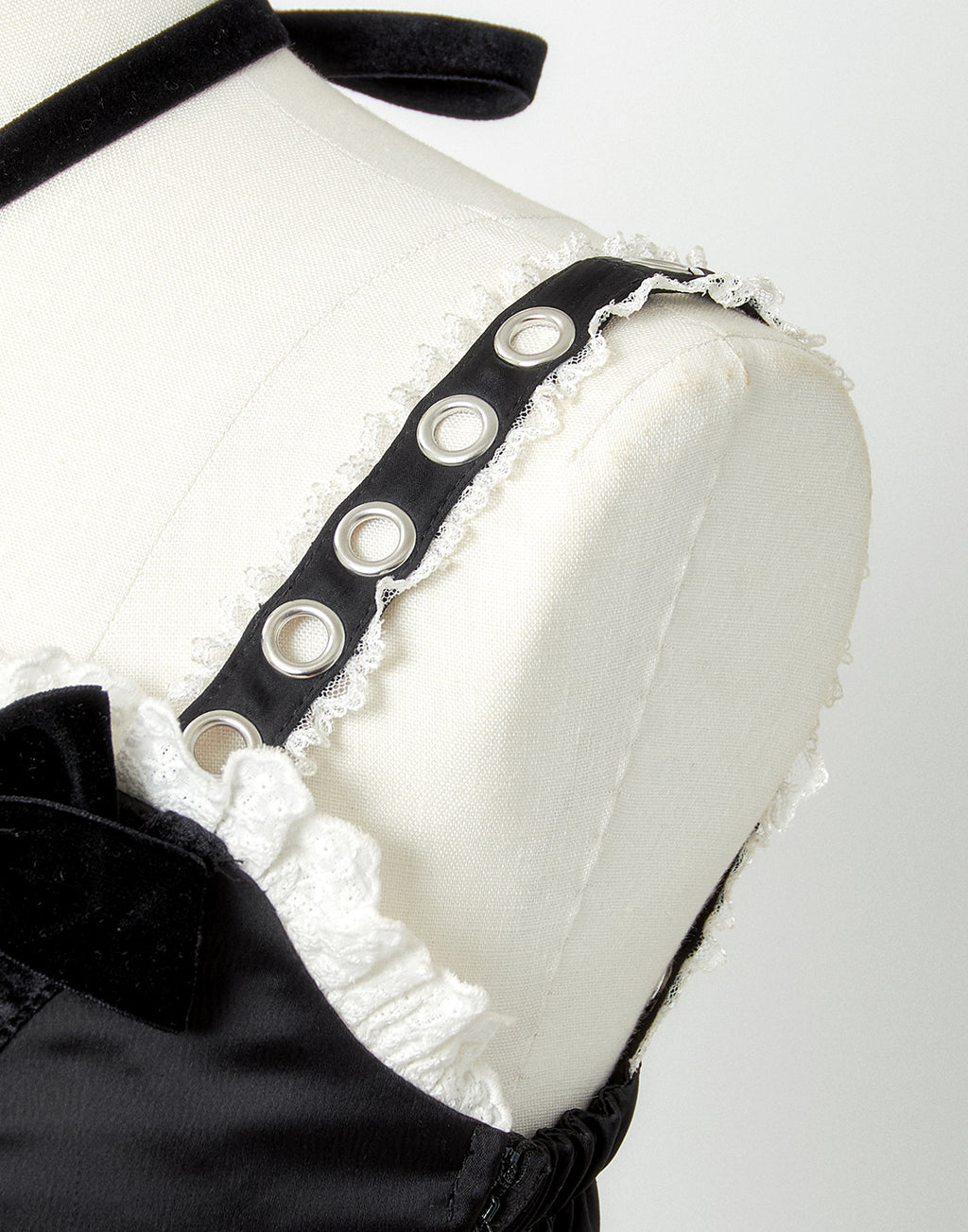 AVENCHUMU Back ruffle ribbon harness one piece