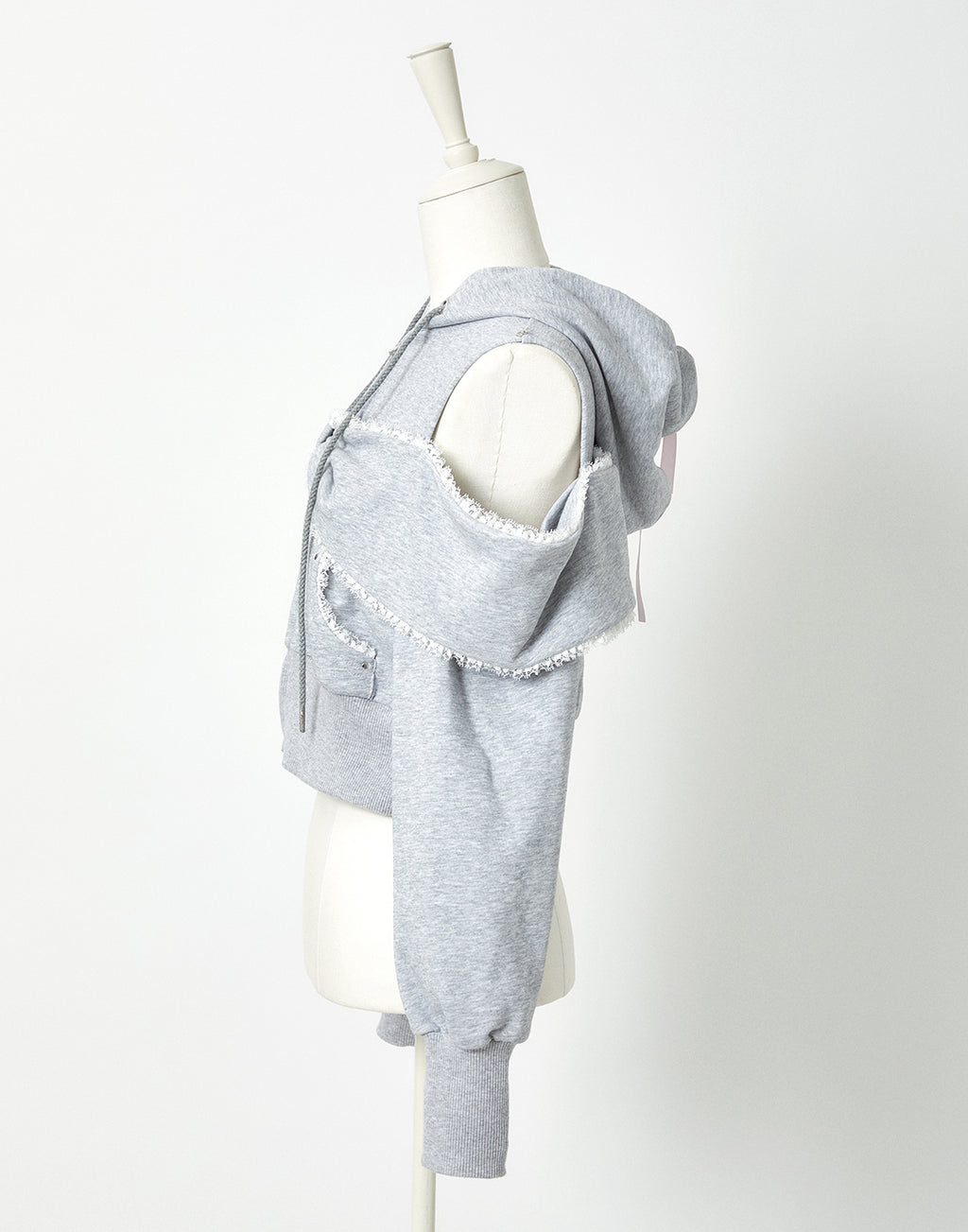 AVENCHUMU Ribbon shoulder zip hoodie