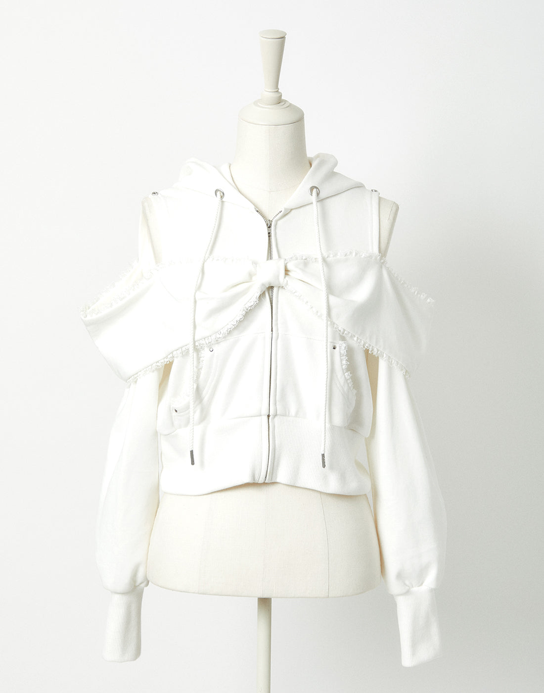 AVENCHUMU Ribbon shoulder zip hoodie