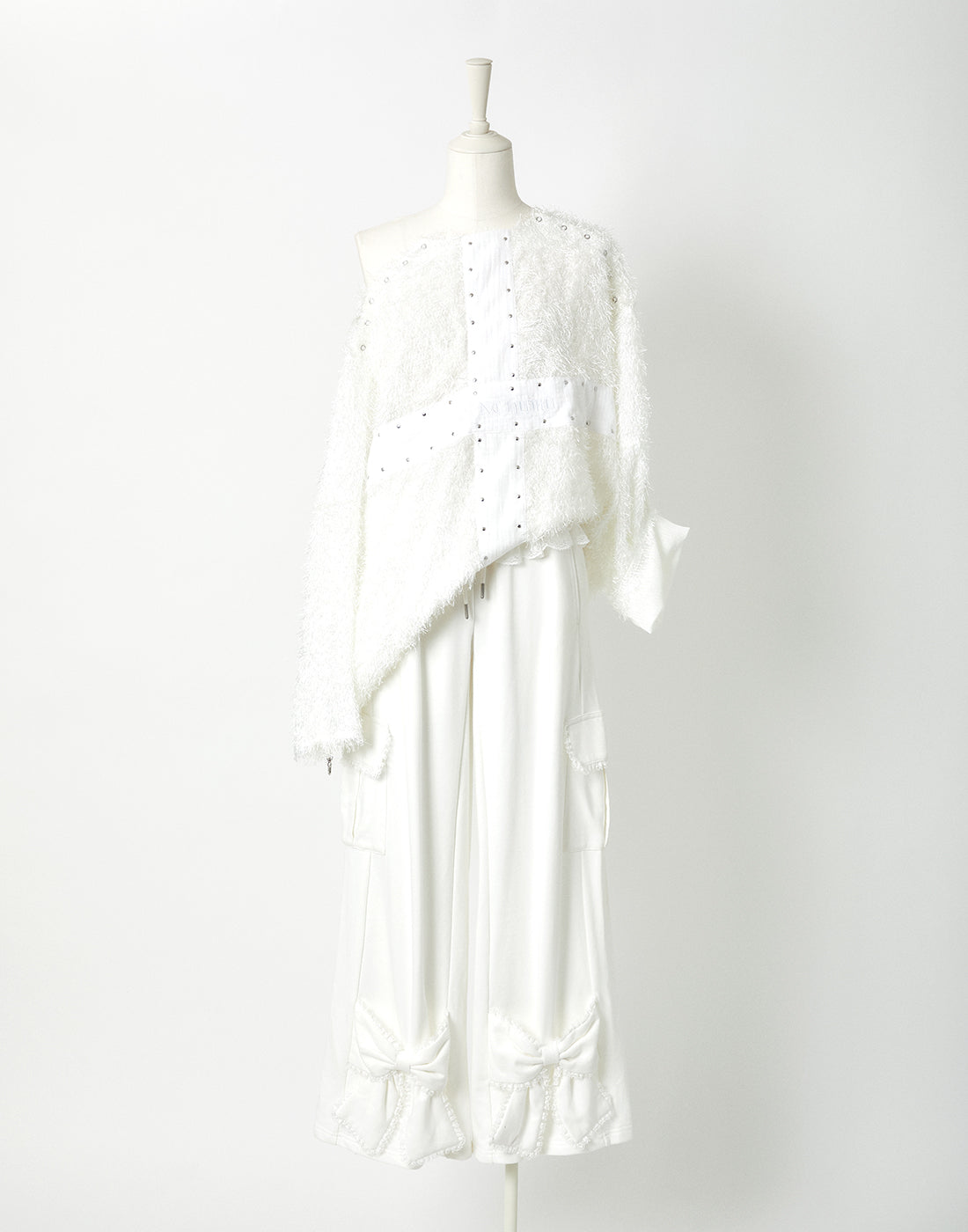 <Deliver in Late September> AVENCHUMU Studs cross shaggy tops