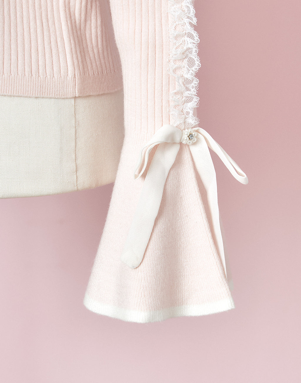 mellfy memory lare sleeve bicolor ribbon Knit Top