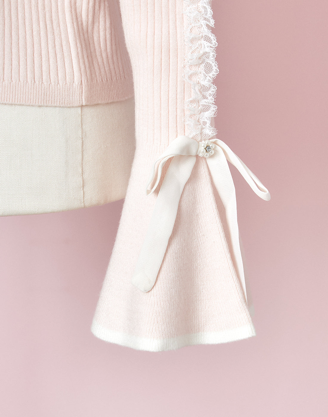 mellfy memory lare sleeve bicolor ribbon Knit Top