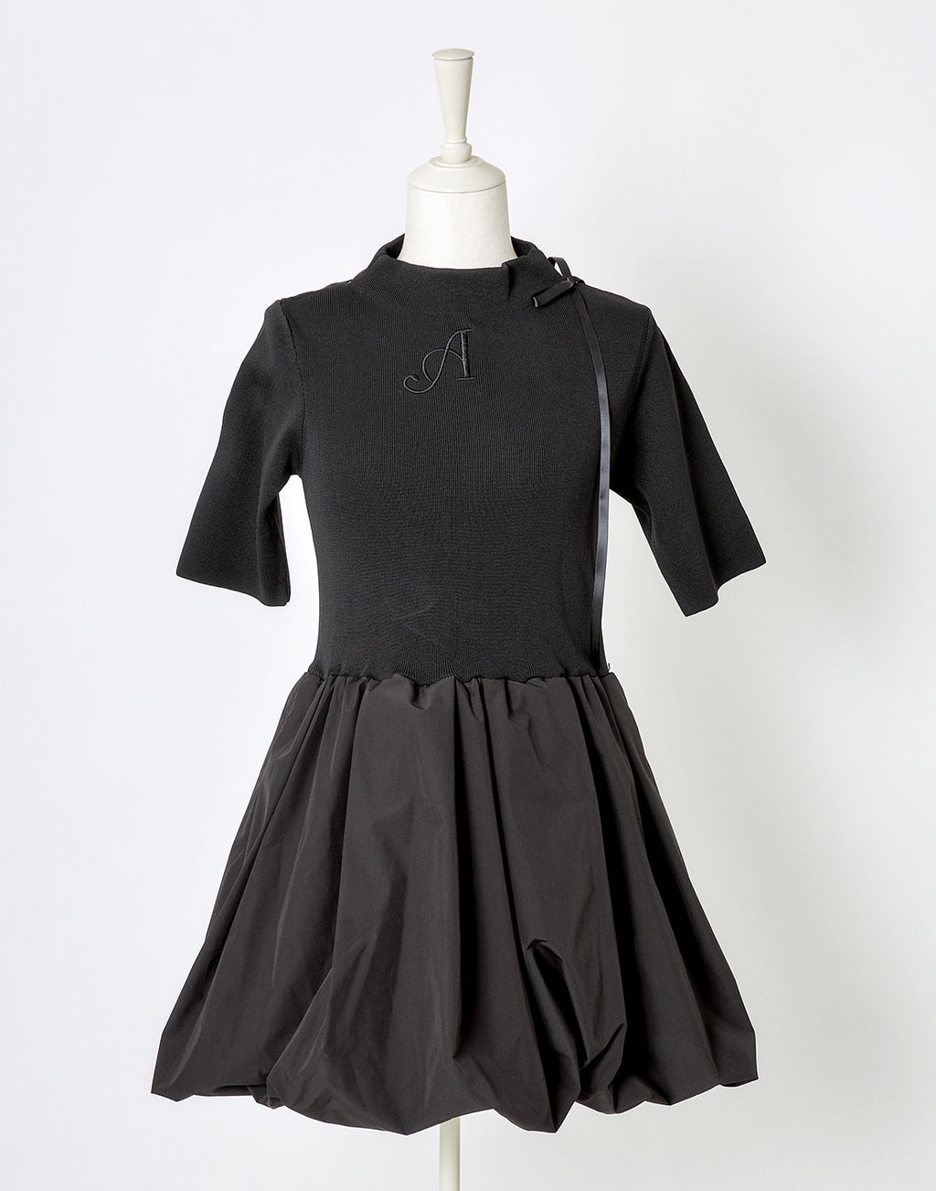 AVENCHUMU Back ribbon knit balloon one piece