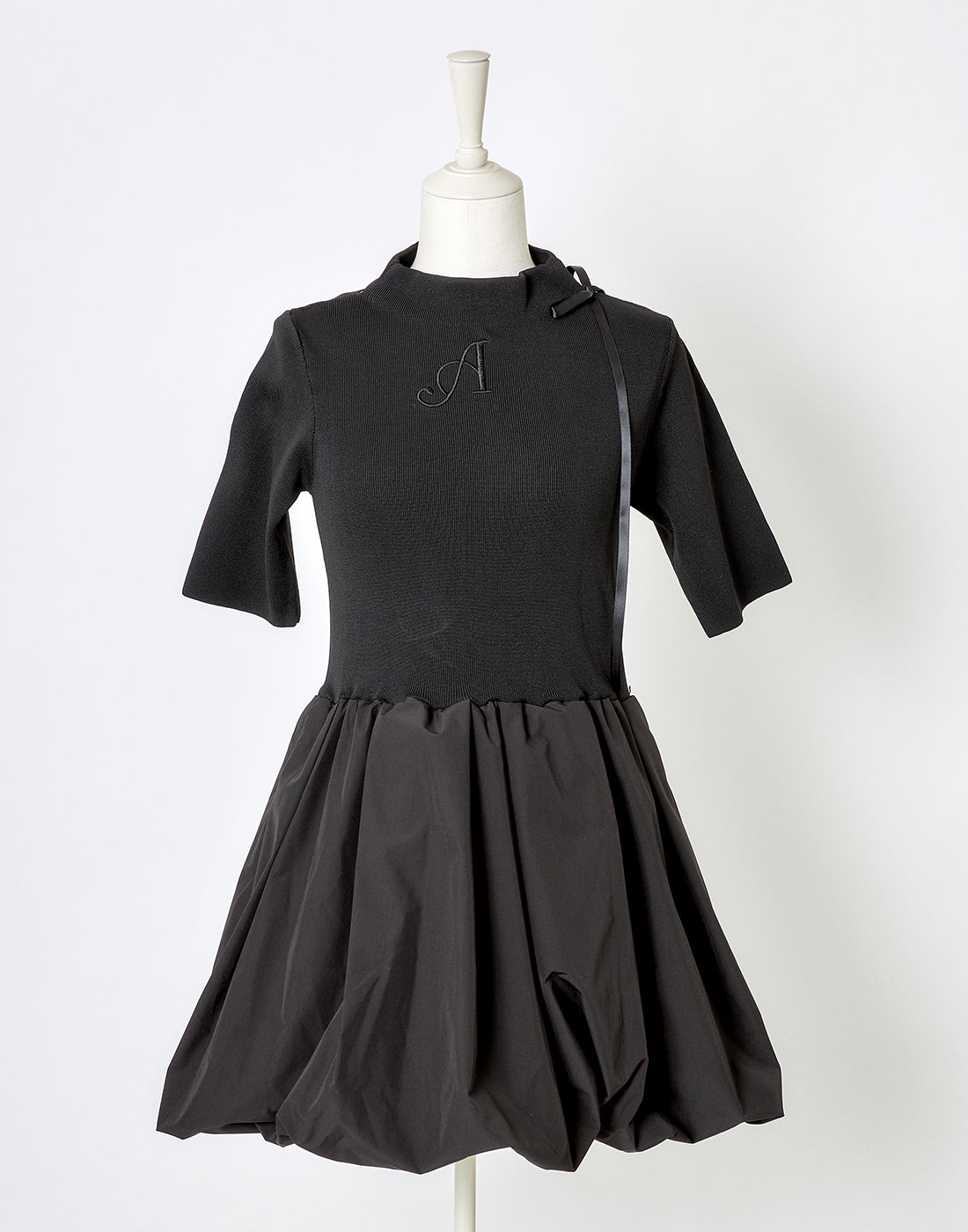 AVENCHUMU Back ribbon knit balloon one piece