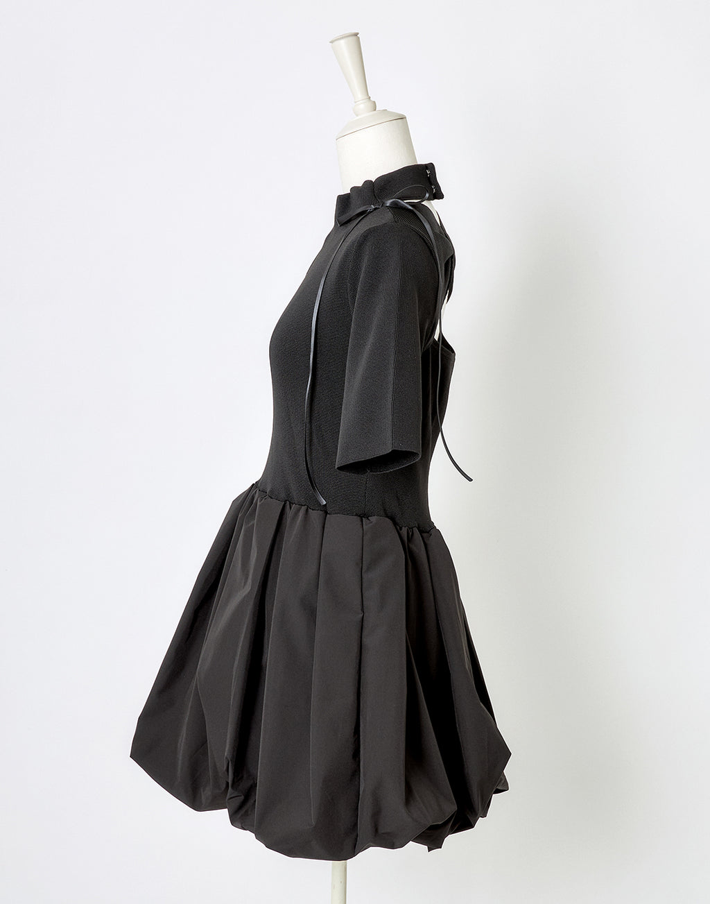 AVENCHUMU Back ribbon knit balloon one piece