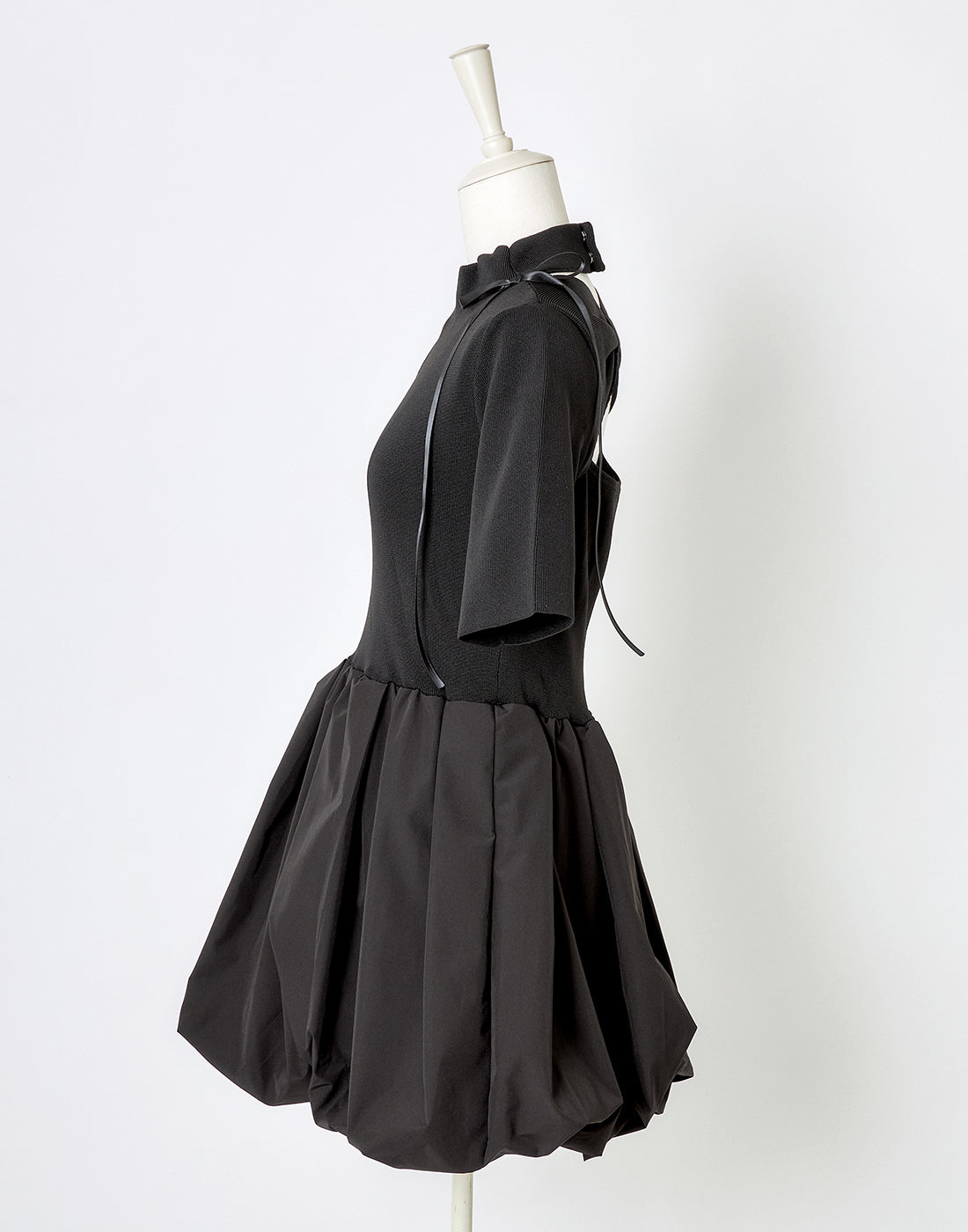 AVENCHUMU Back ribbon knit balloon one piece