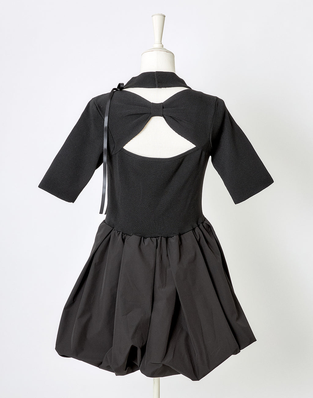 AVENCHUMU Back ribbon knit balloon one piece
