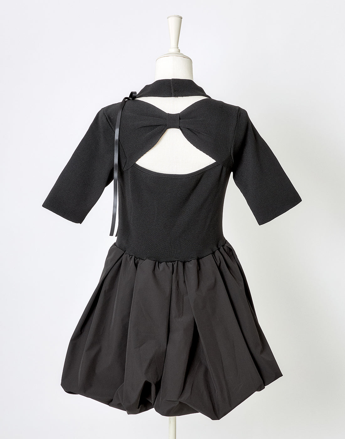 AVENCHUMU Back ribbon knit balloon one piece