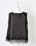 (Deliver In Late October) AVENCHUMU Open shoulder ribbon printed satin top