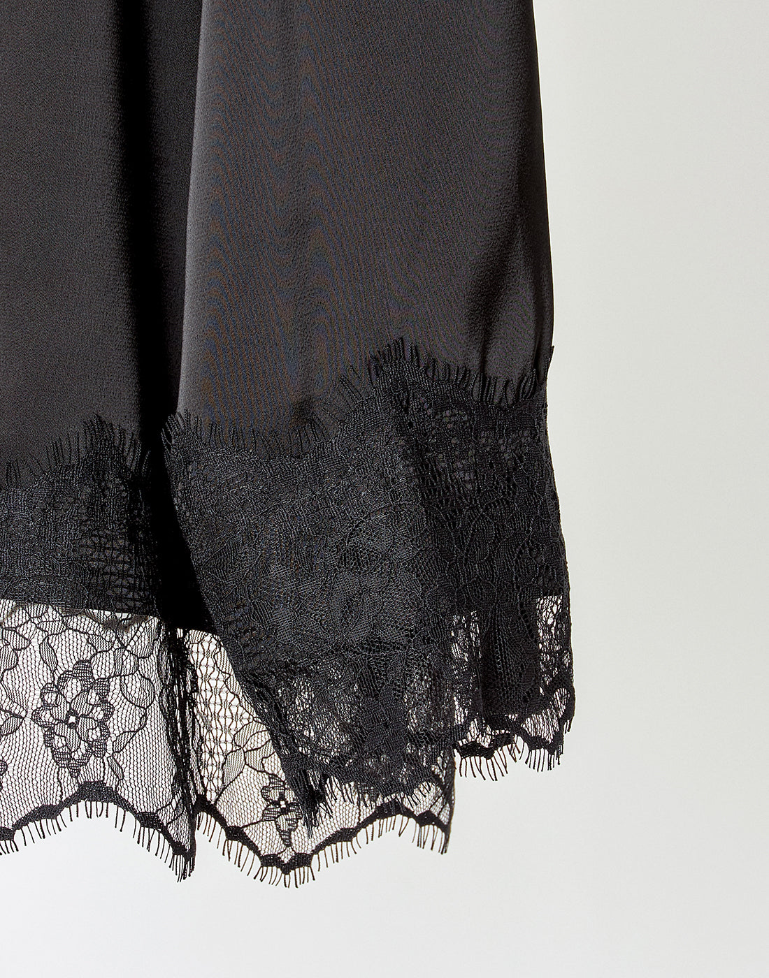 (Deliver In Late October) AVENCHUMU Open shoulder ribbon printed satin top