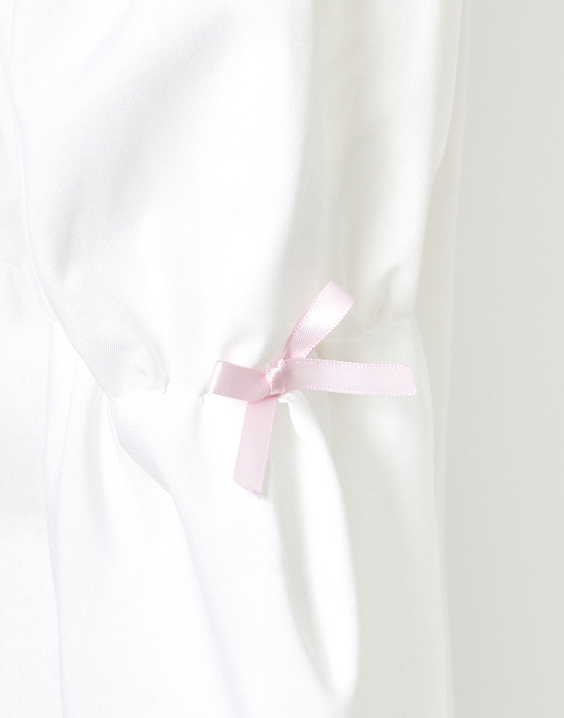 (Deliver In Late October) AVENCHUMU Frills & ribbons cross tie puff blouse