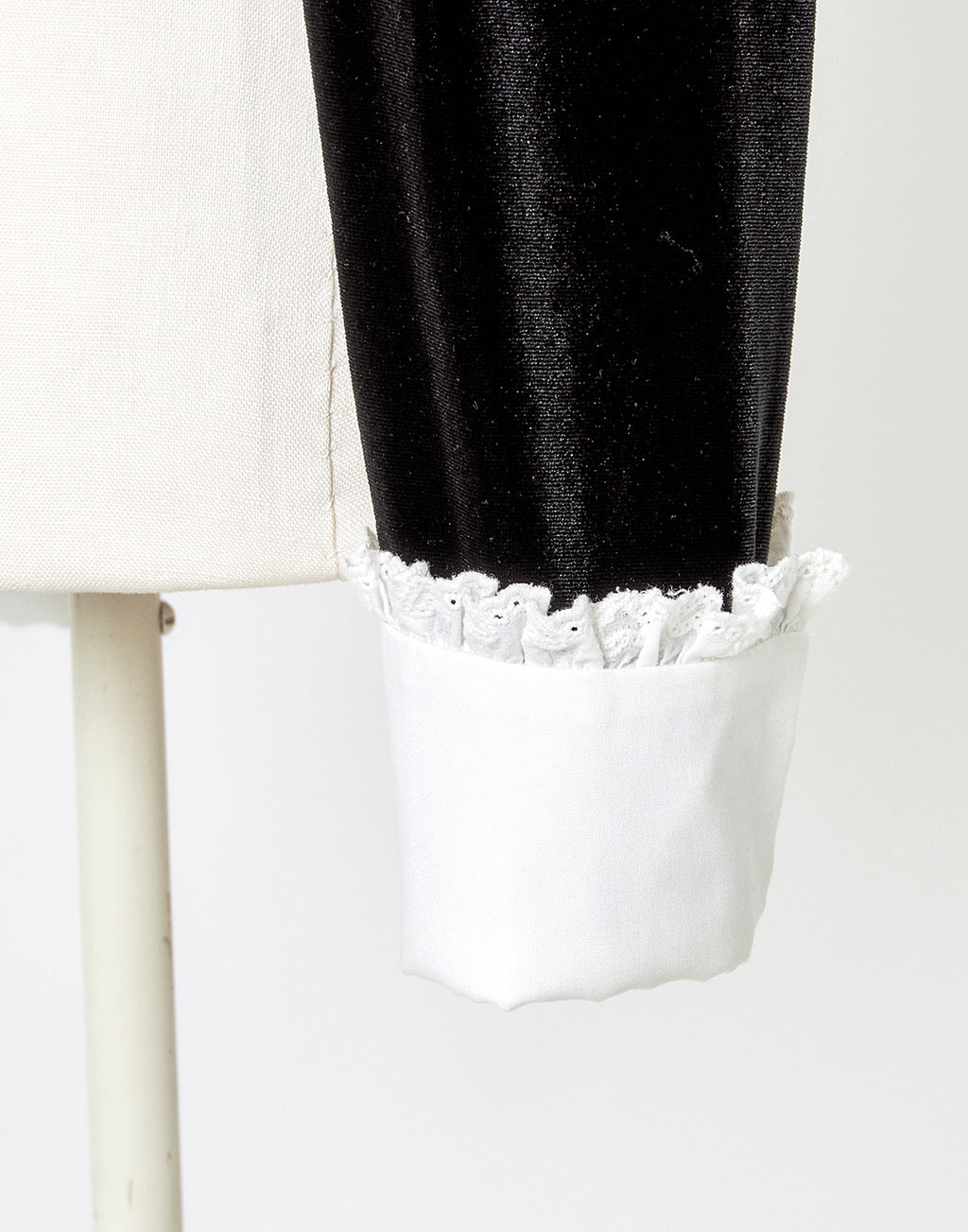 (Deliver In Late October) AVENCHUMU Velor heart button tops