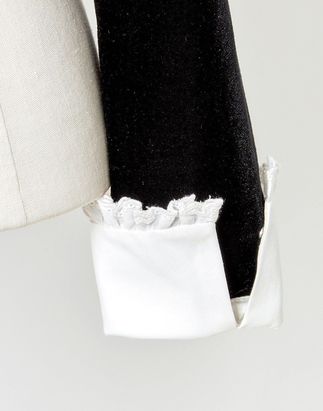 (Deliver In Late October) AVENCHUMU Velor heart button tops