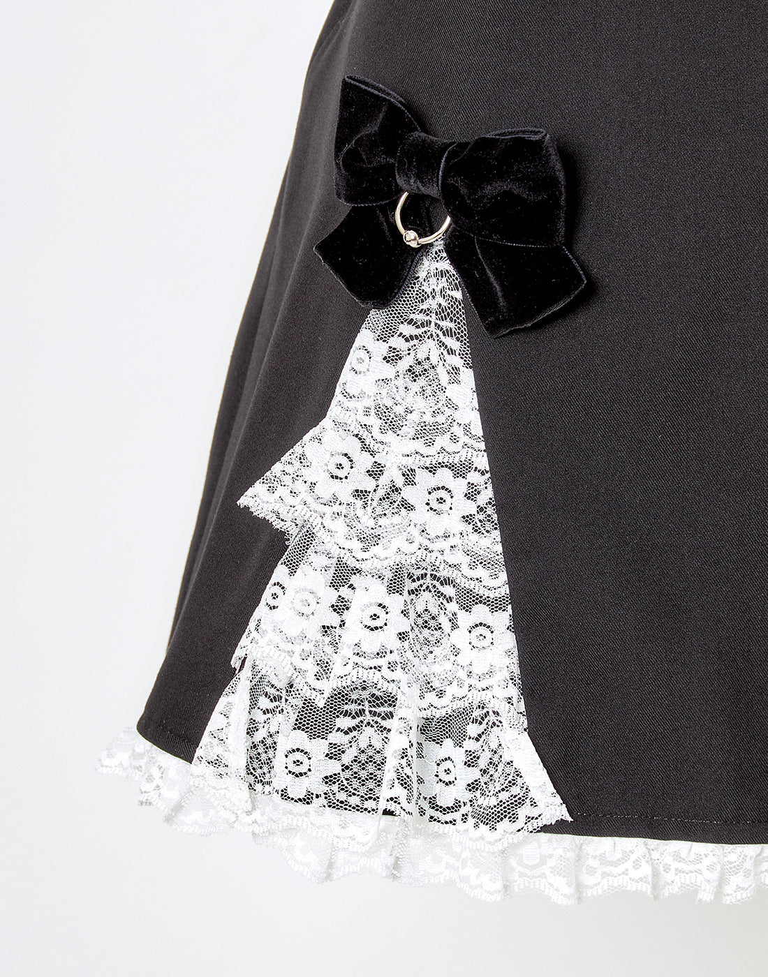 (Deliver In Late October) AVENCHUMU Body piercing ribbon lace tiered skirt