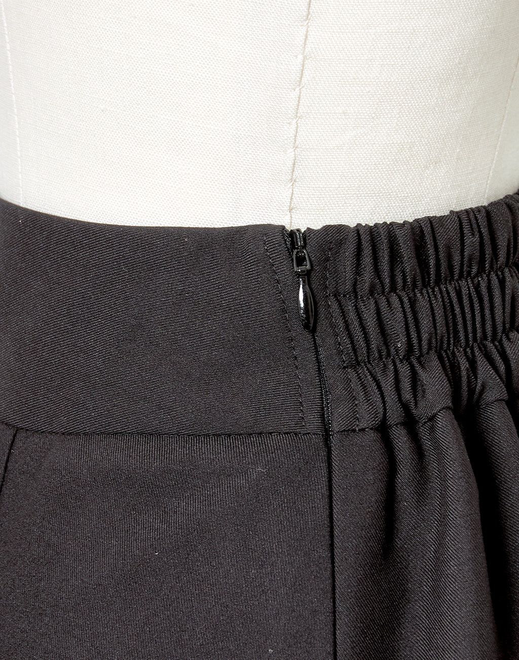 (Deliver In Late October) AVENCHUMU Body piercing ribbon lace tiered skirt