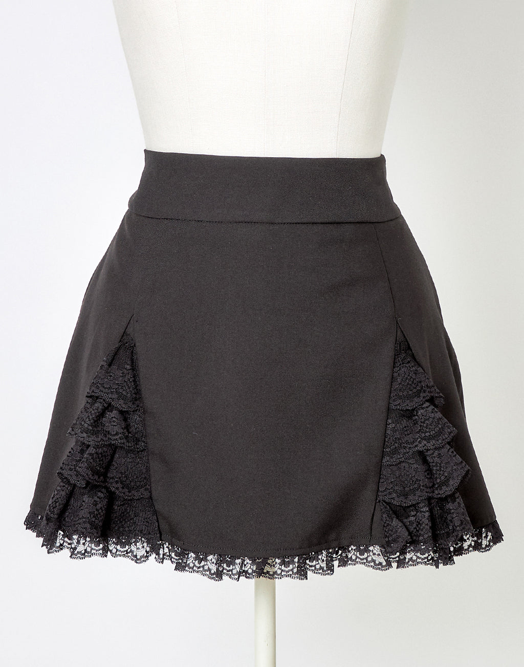 (Deliver In Late October) AVENCHUMU Body piercing ribbon lace tiered skirt
