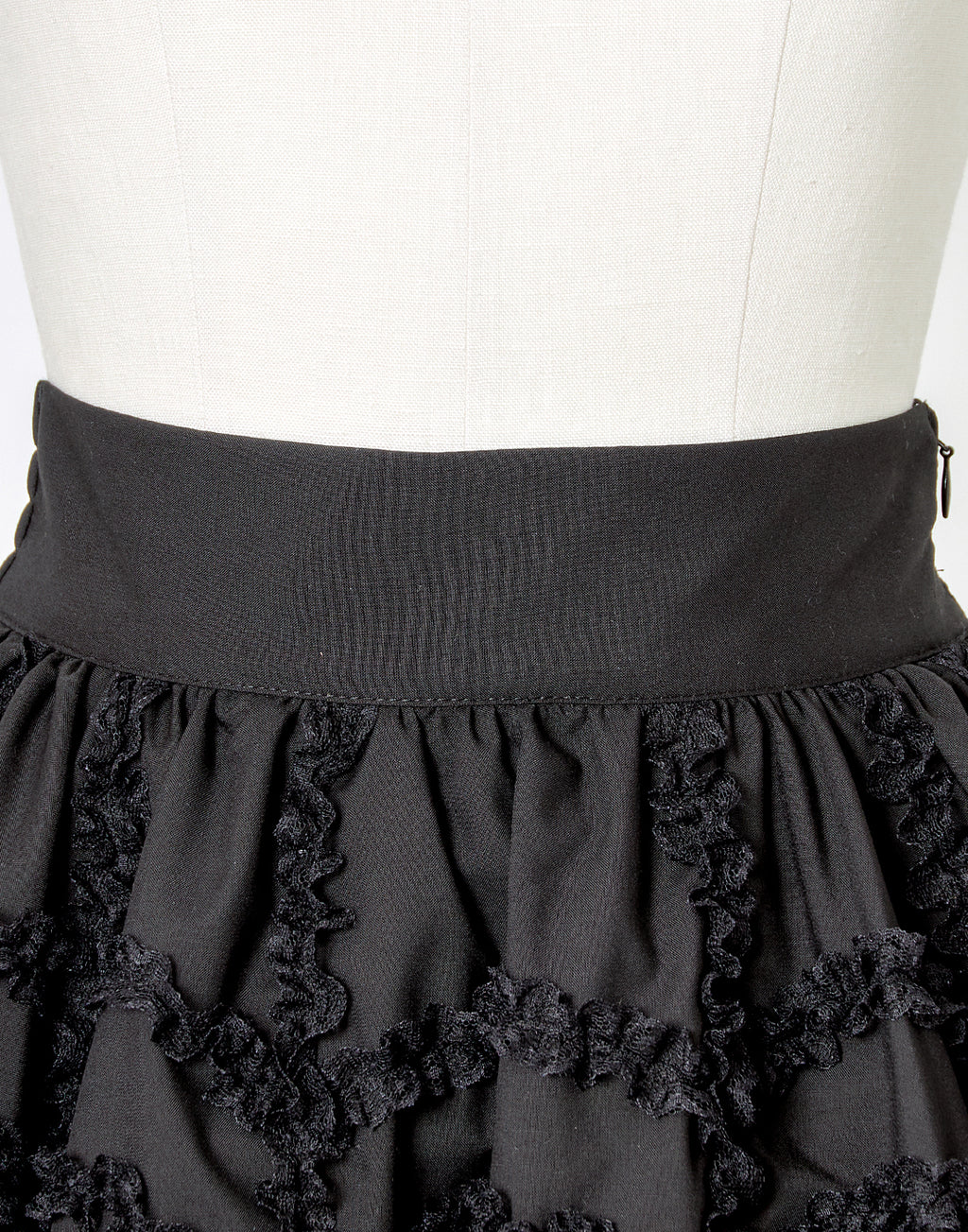 (Deliver In Late October) AVENCHUMU Lace spider frill & ribbon skirt