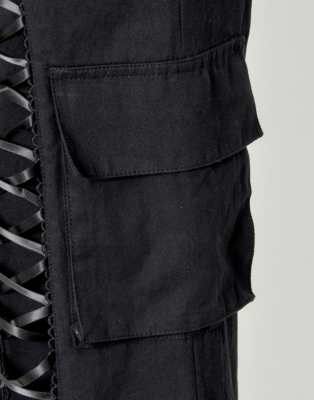 (Deliver In Late October) AVENCHUMU Heart studs pocket lace up pants