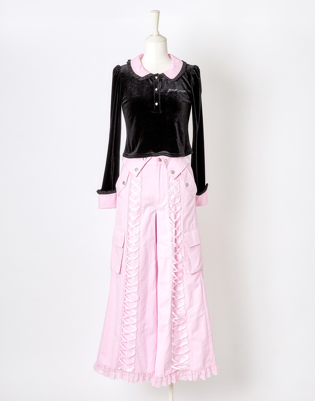 (Deliver In Late October) AVENCHUMU Heart studs pocket lace up pants