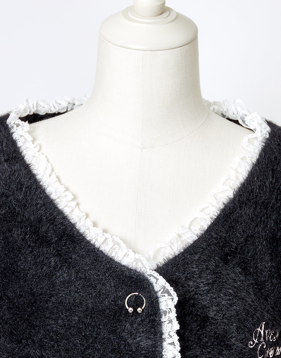 AVENCHUMU Body piercing button sailor shaggy knit cardigan