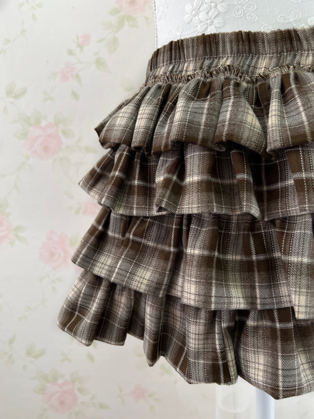 Tiered Checked Mini Skirt (Beige)