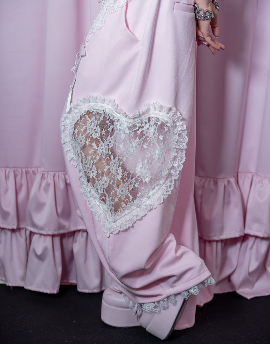 AVENCHUMU Lace hearts garter sweat pants