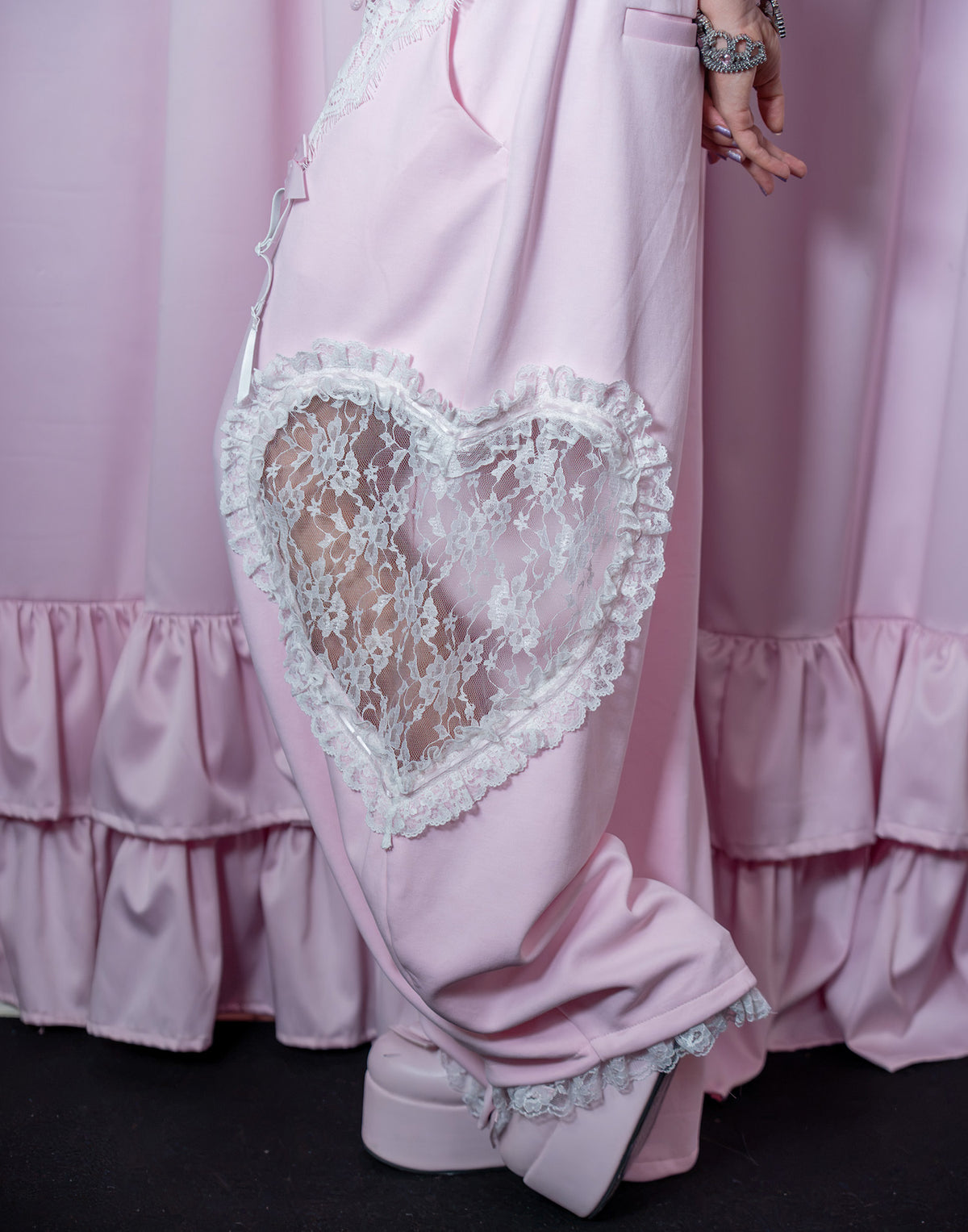 AVENCHUMU Lace hearts garter sweat pants