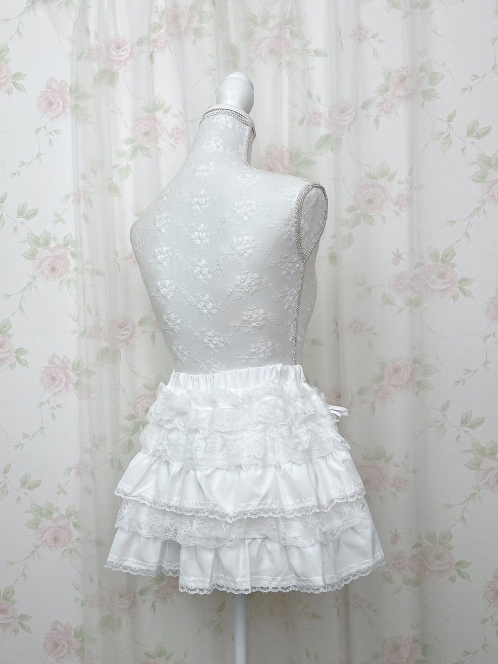 Side Bow Lacy Tired Skirt (White)