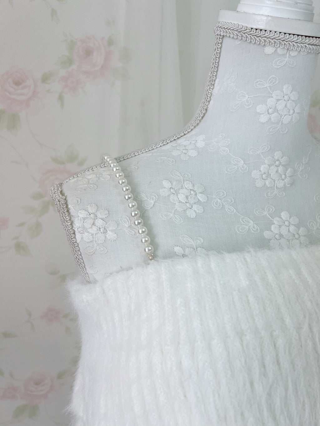 Pearl Strap Off Soulder Sweater (White)