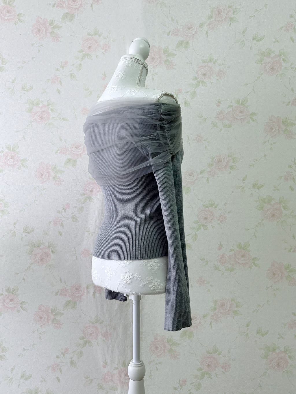 Tulle Shoulder Knit Top (Gray)