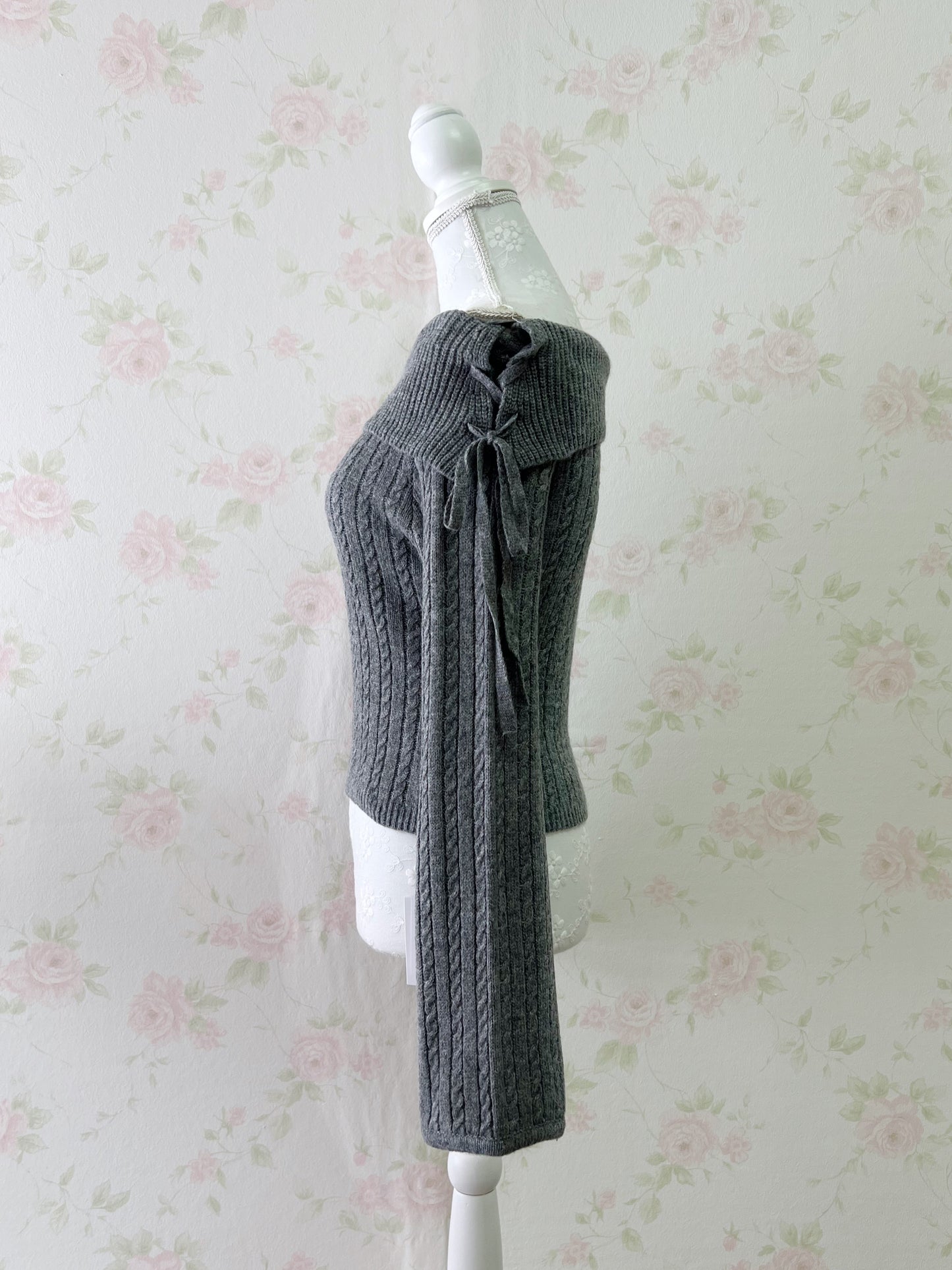 GRL Laced Up Shoulder Sweater (Gray)