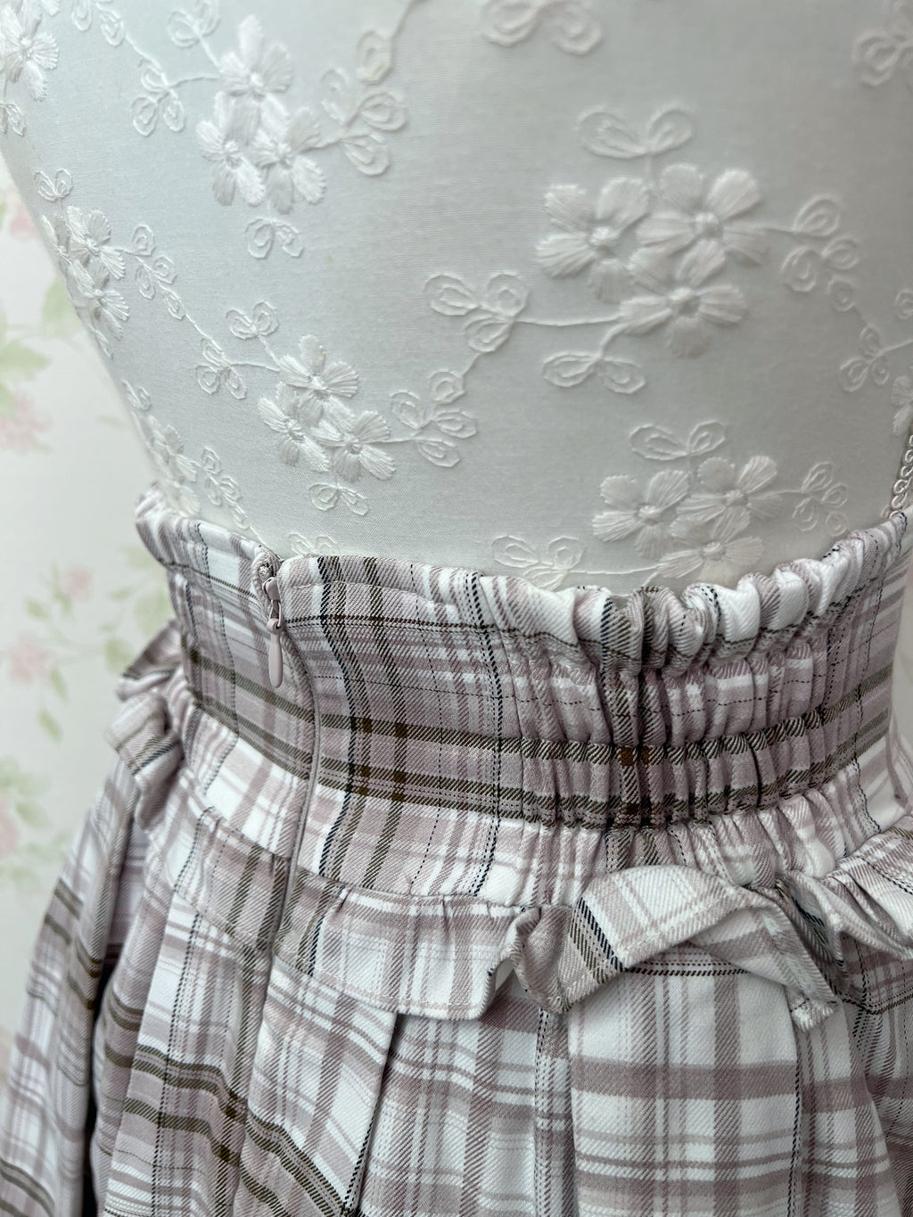 Pium Hem Lace Checked Skirt (Grayish Pink)