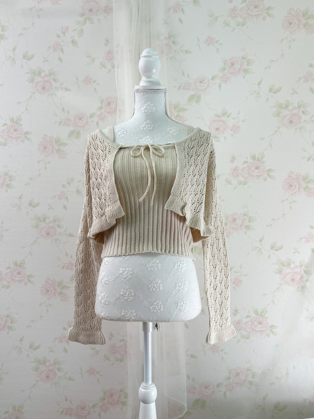 Ruffled Hem Knitted Camisole Cardigan Set (Beige)