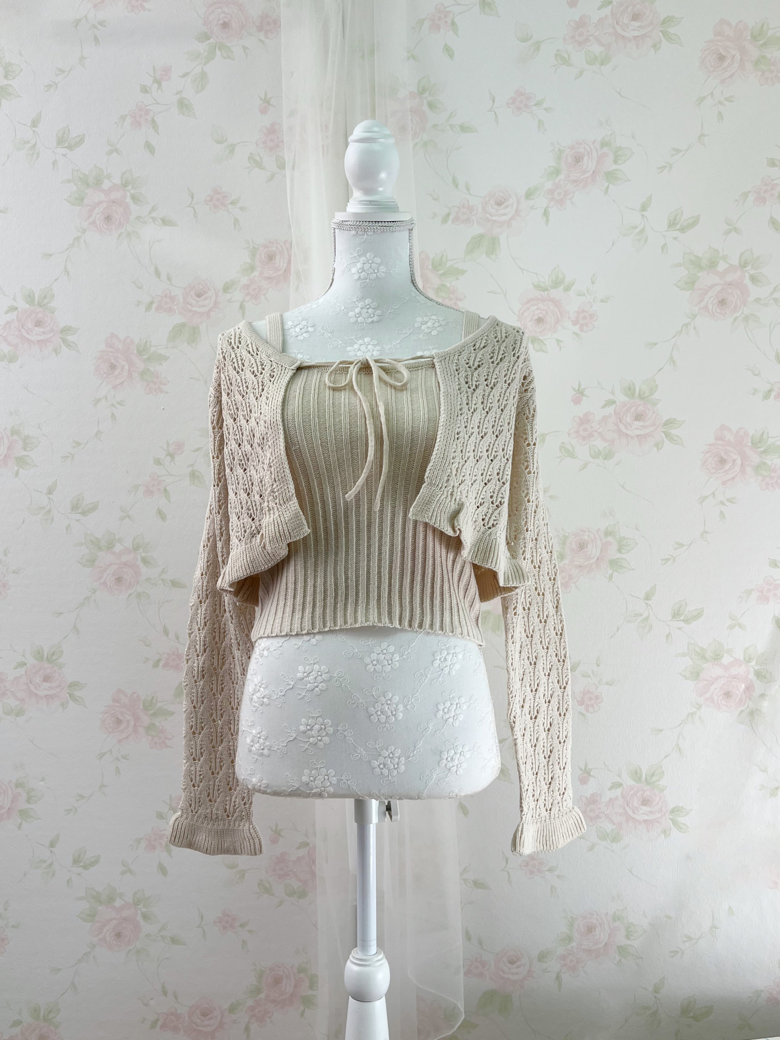 Ruffled Hem Knitted Camisole Cardigan Set (Beige)