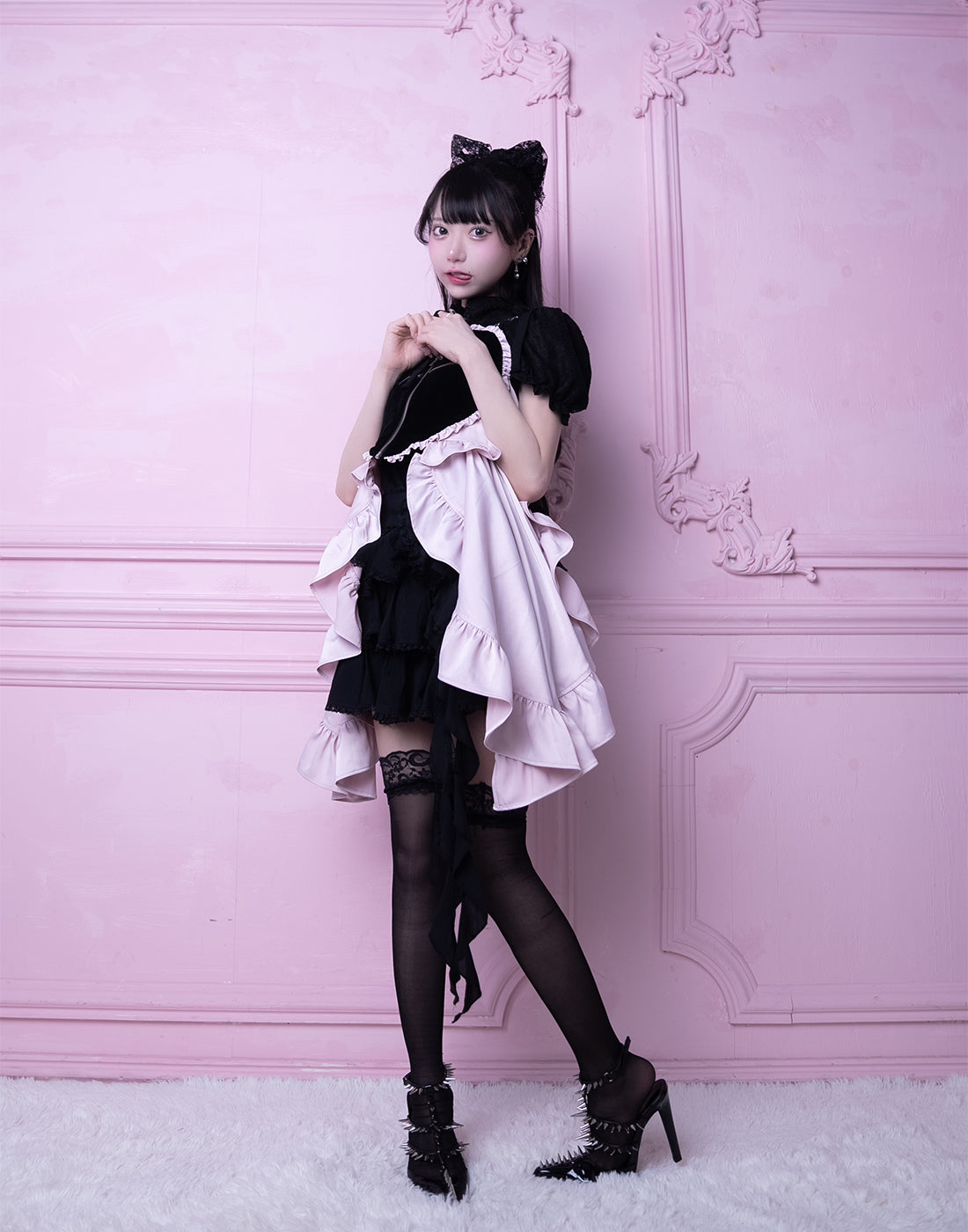 <Deliver in Late September> AVENCHUMU Zip heart ＆ chain ruffle gilet