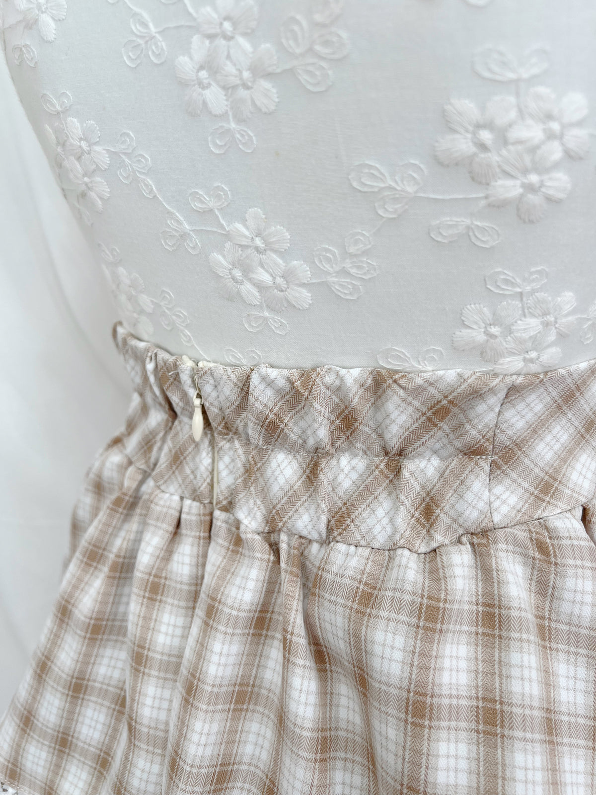 evelyn Checked Lacy Hem Skirt (Beige)
