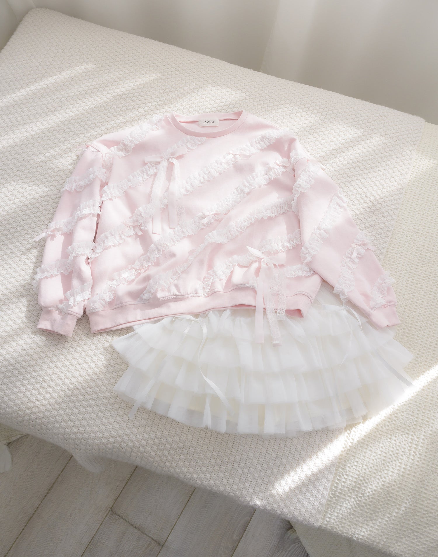 Lolime lacy ribbon sweatshirt